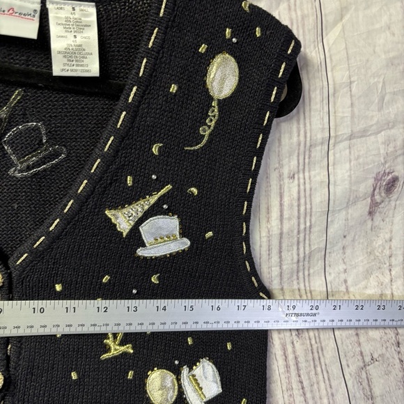 Vintage embroidered New Years Eve Party Black and Gold Festive Vest Small - Picture 5 of 6
